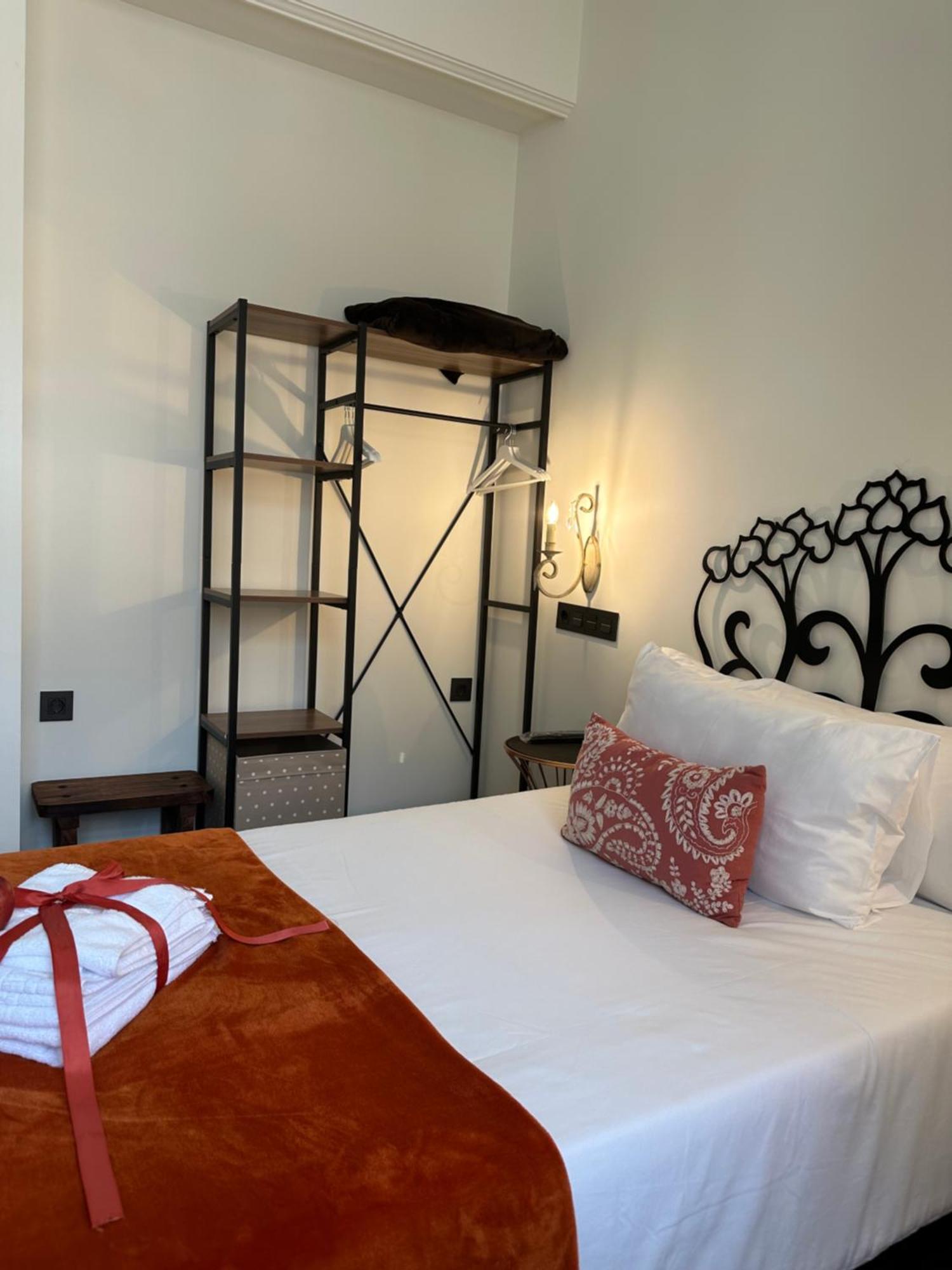 Claren'S Boutique Rooms Cangas De Narcea Exteriér fotografie