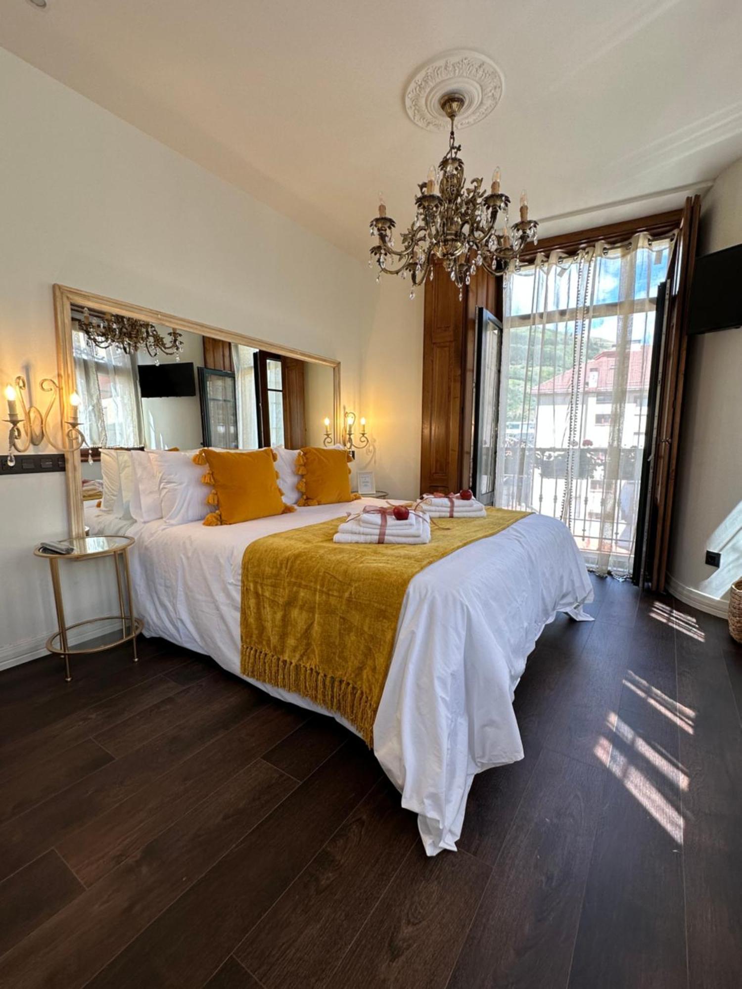 Claren'S Boutique Rooms Cangas De Narcea Exteriér fotografie