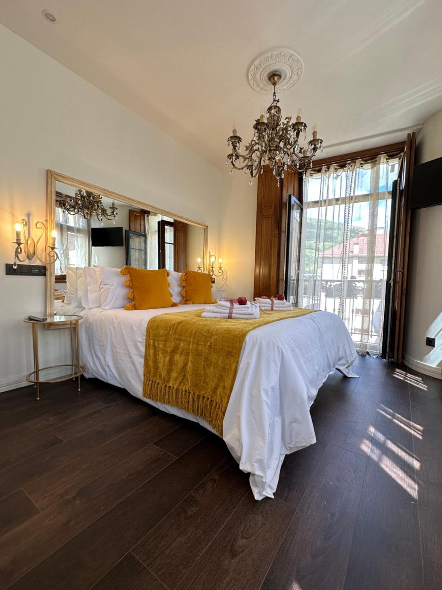 Claren'S Boutique Rooms Cangas De Narcea Exteriér fotografie